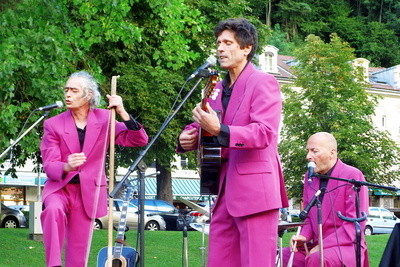 Denis Gaud et son orchestre en concert.