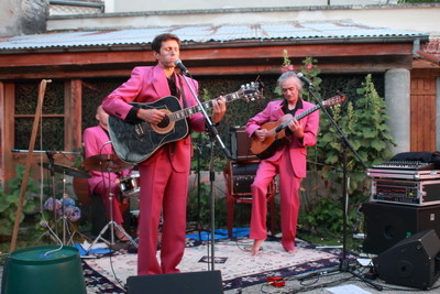 Denis Gaud et son orchestre en concert.